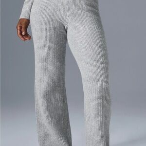 Alo - Cashmere High-Waist Plush Waffle Pant (XXS, Grey)